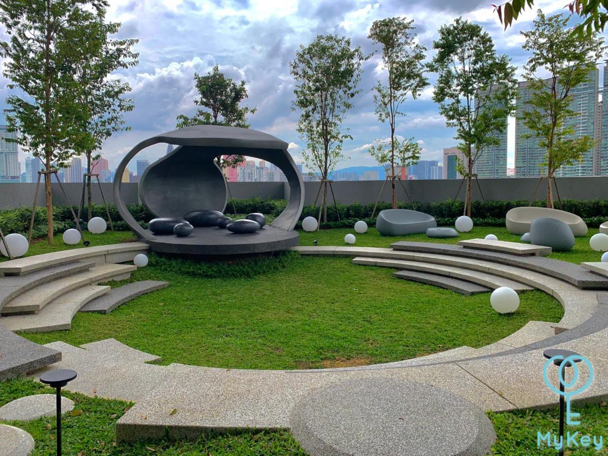 Scarletz Suites By Mykey Kuala Lumpur Eksteriør bilde The Amphitheatre